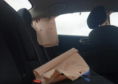 2019 Nissan Sentra Sr z USA, uszkodzony, nr VIN 3N1AB7AP4KY299779